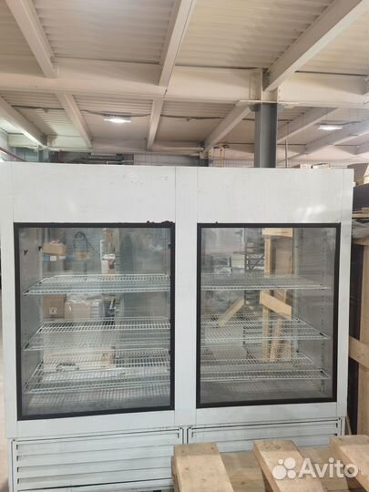 Холодильный шкаф 