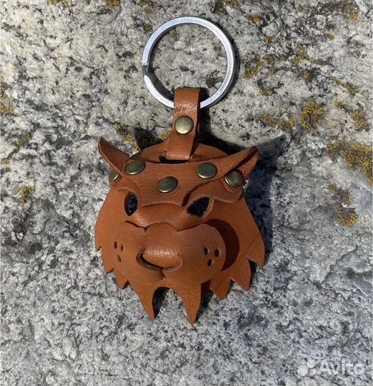 Брелок из кожи