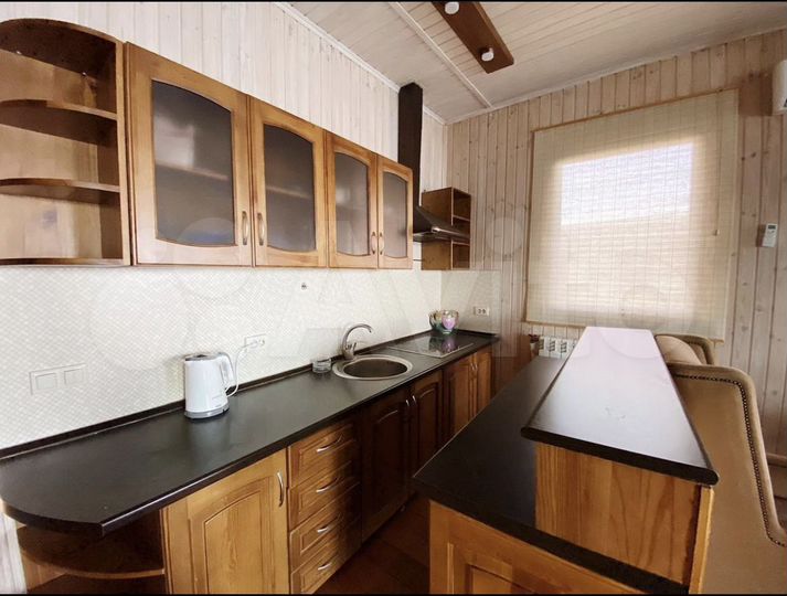 Дом 168 м² на участке 1,6 сот.