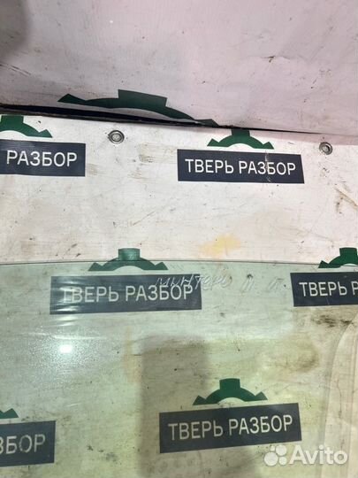 Стекло переднее левое Mitsubishi Montero 3 3.8