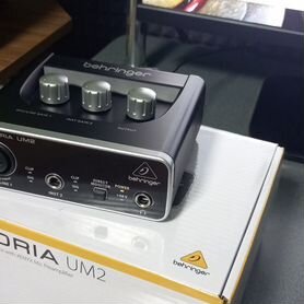 Внешняя звуковая карта behringer um2