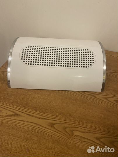 Пылесос / вытяжка для маникюра