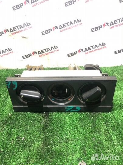 Блок управления отопителем Audi 80 B3 седан 1.8 RU