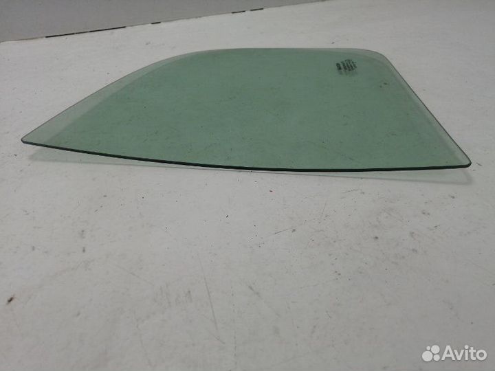 Стекло двери (форточка) заднее правое Nissan