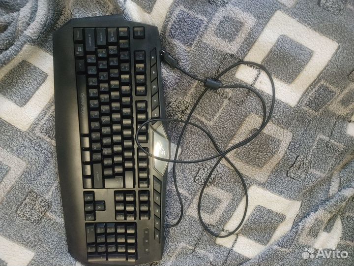 Клавиатура мышка и наушники + коврик