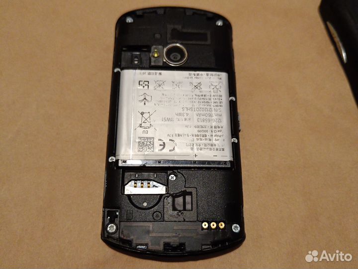 Смартфон Sony Ericsson wt19i в рабочем состоянии