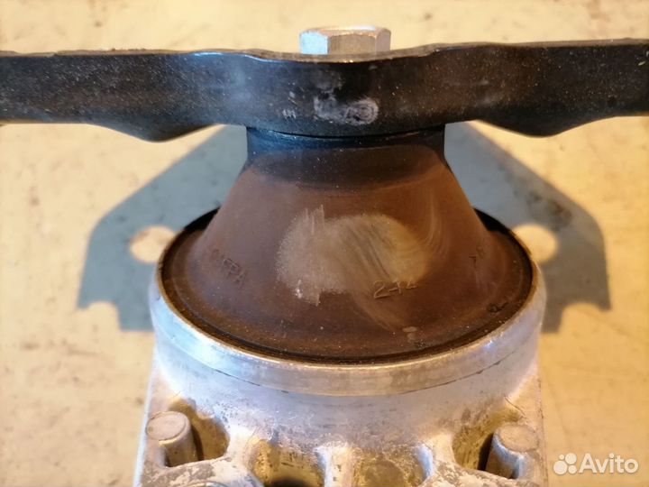 Опора двигателя (подушка двс) правая 2S61-6F012-A0