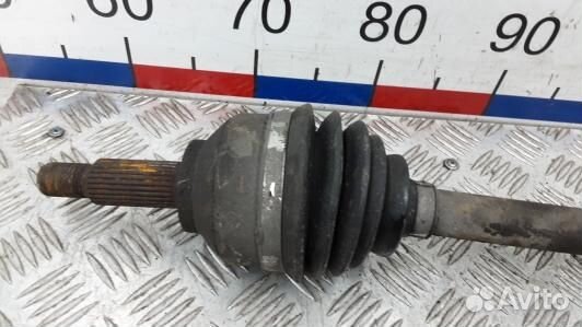 Привод передний правый opel vivaro (JDN25N101)