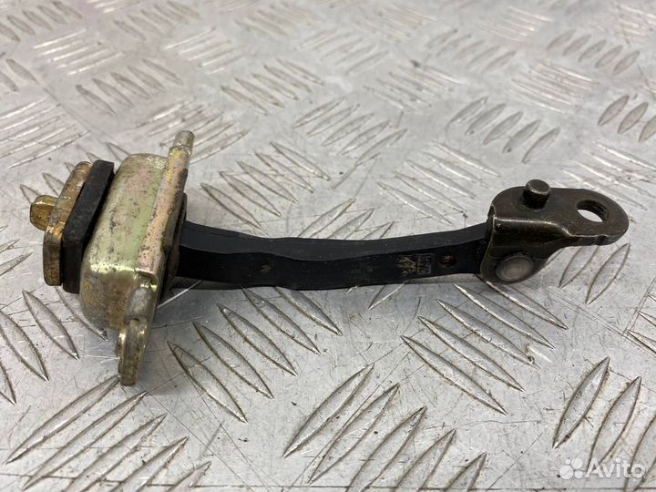 Б/У ограничитель двери передний правый Hyundai