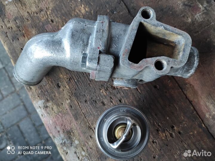 Корпус термостата с термостатом змз 402