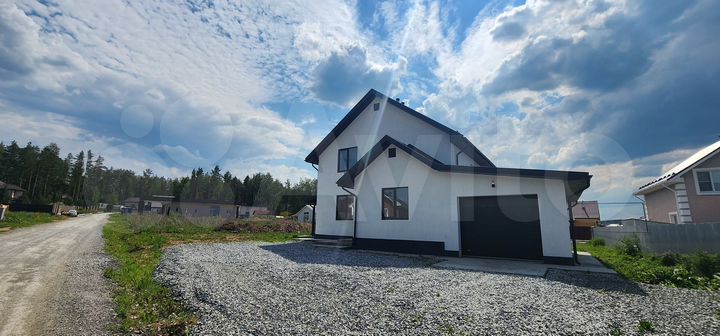 Коттедж 200 м² на участке 10 сот.