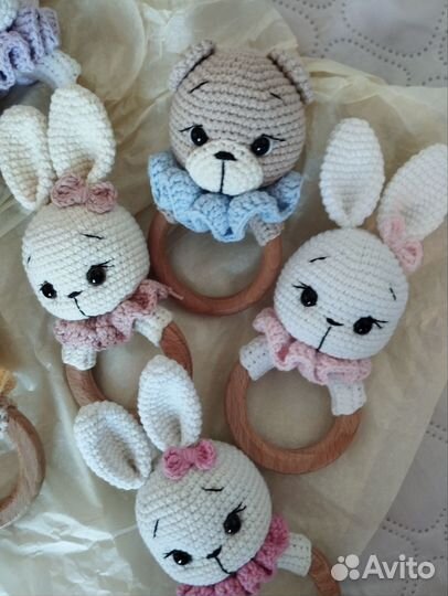 Погремушка вязаная в ассортименте