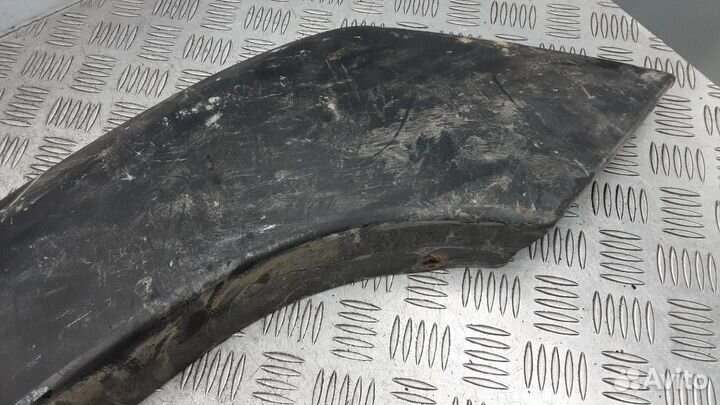 Молдинг заднего крыла левого Nissan Patrol