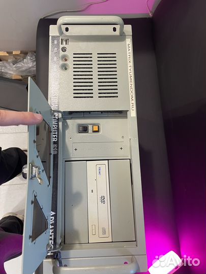 Корпус для видеонаблюдения или компьютера сервера