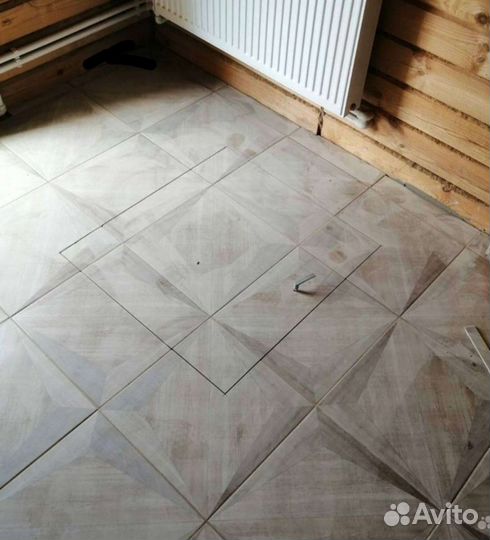 Напольный люк в подвал на амортизаторах 670*511