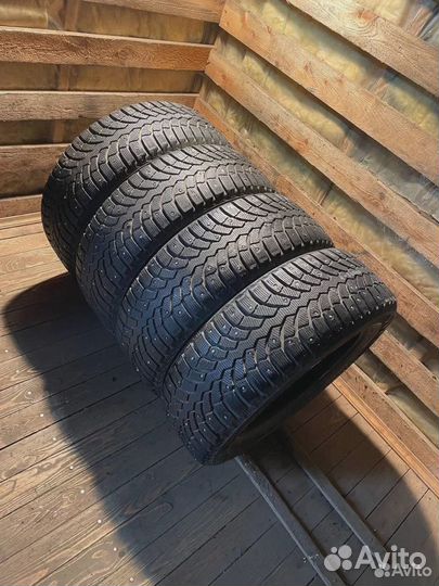Bridgestone Blizzak Spike-01 235/60 R18