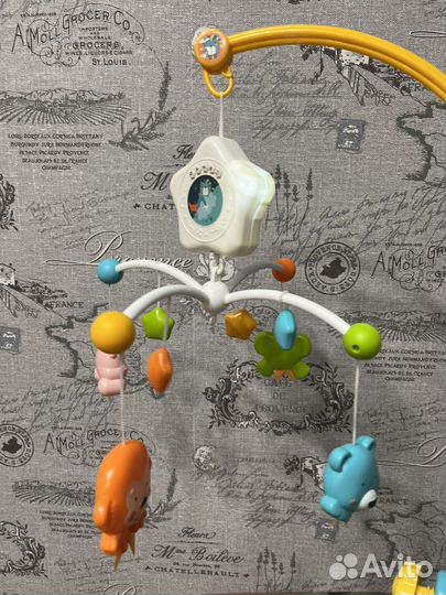 Музыкальный мобиль на кроватку