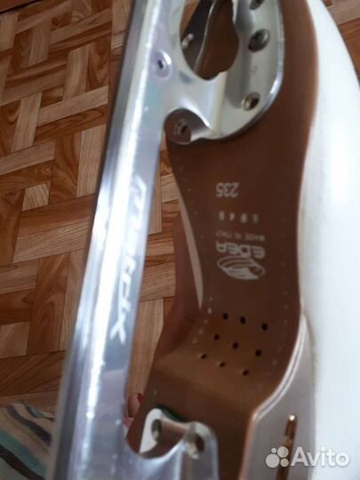 Профессиональные фигурные коньки edea