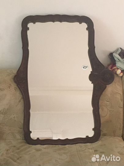 Зеркало в пластиковой раме под дерево