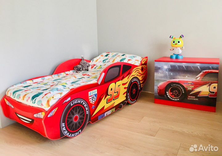 Кровать машина