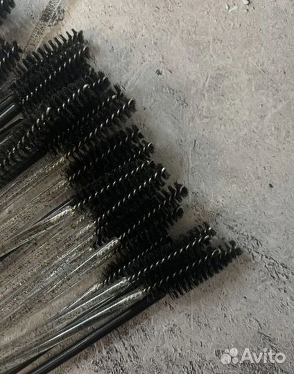 Щеточки для ресниц и бровей