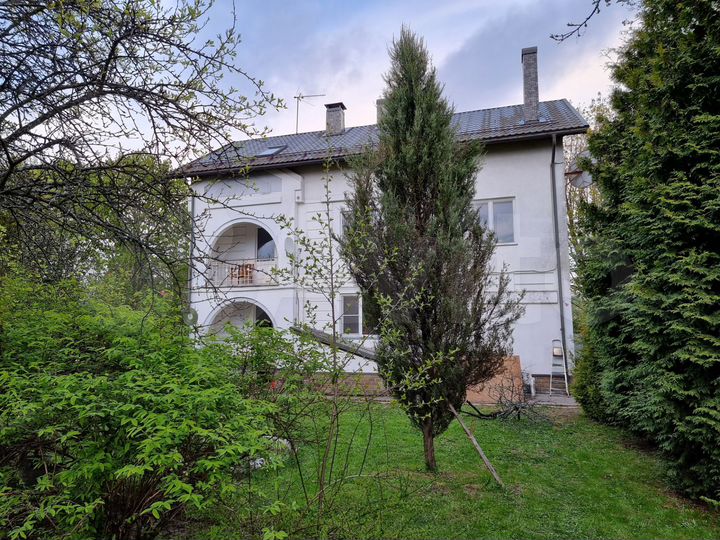 Дом 270 м² на участке 12 сот.