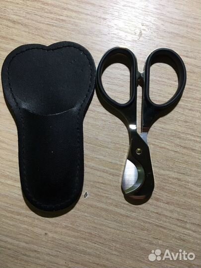 Ножницы и чехол для сигар