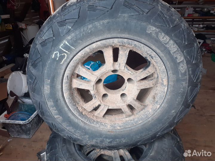 Kumho Road Venture MT51 235/75 R15