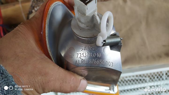 Указатель поворота левый передний ваз 2115