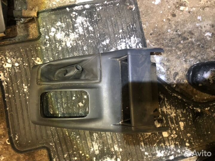 Накладка кулисы Pajero Sport 1