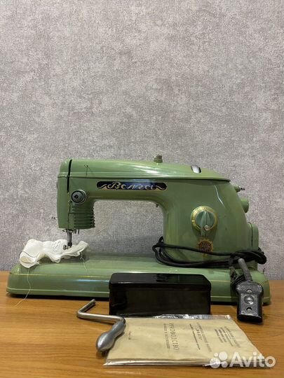 Швейная машина 
