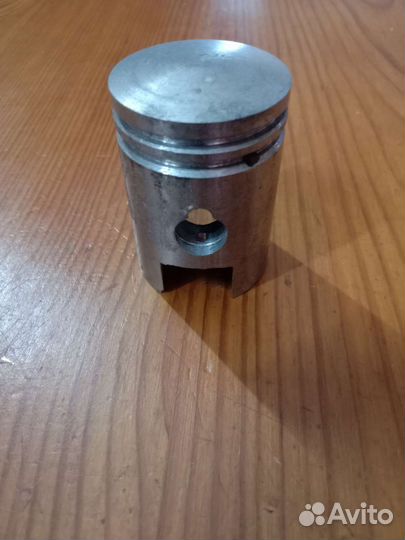 Поршень