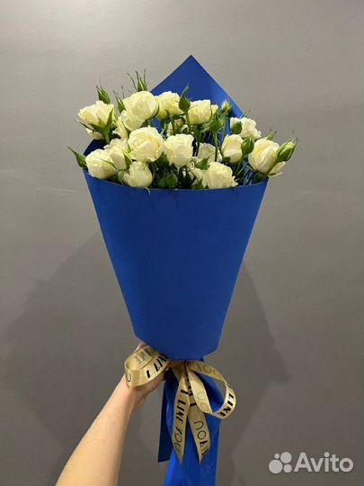 Монобукет из кустовых розочек