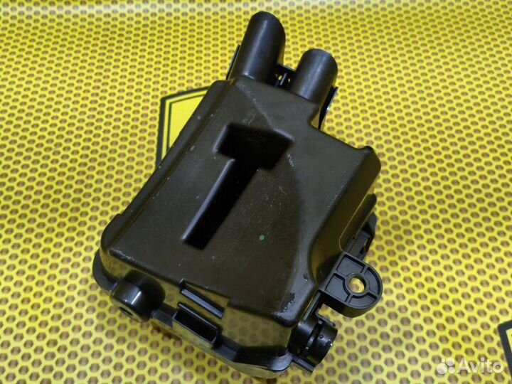 Корпус блока предохранителей Renault Duster HS H4M