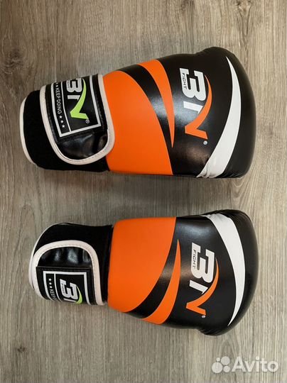 Боксерские перчатки
