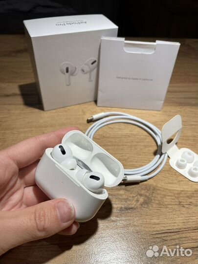 Беспроводные наушники Apple AirPods pro