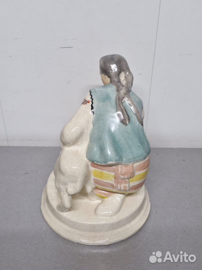 Статуэтка фаянс 
