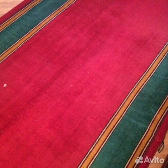 Красная ковровая дорожка