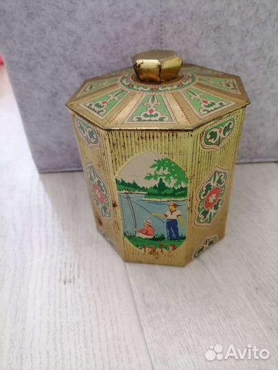 Жестяная банка из под чая