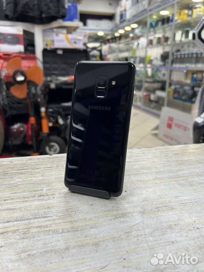 Samsung Galaxy A8 (2018), 4/32 ГБ