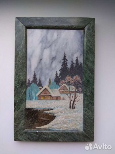 Картины на спиле дерева из уральских самоцветов