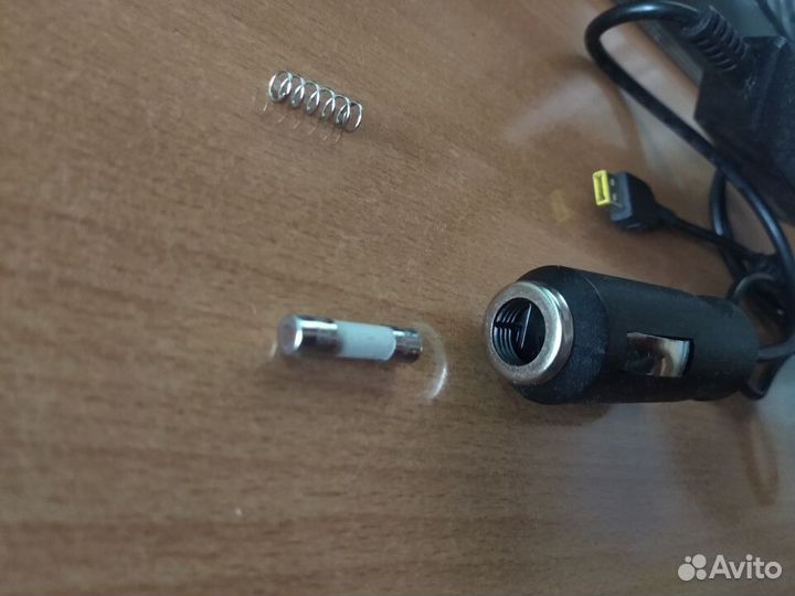 Автомобильное з/у для планшетов Lenovo series