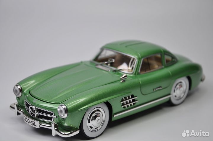 Модель автомобиля Mercedes-Benz 300SL 1954 металл