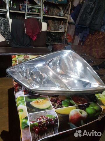 Фара Toyota Prius