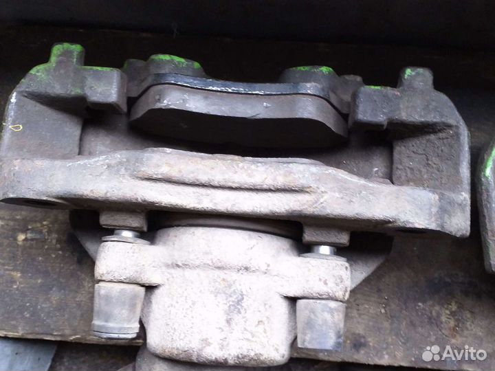 Мерседес Вито(638) суппорта передние в сборе