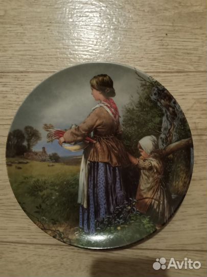 Настенная тарелка коллекционная