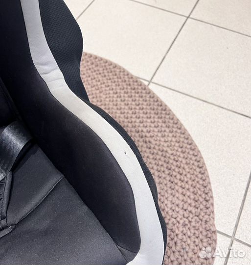 Автомобильное кресло chicco 9-18 кг