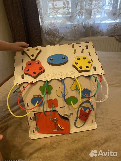 Бизиборд большой дом со светом