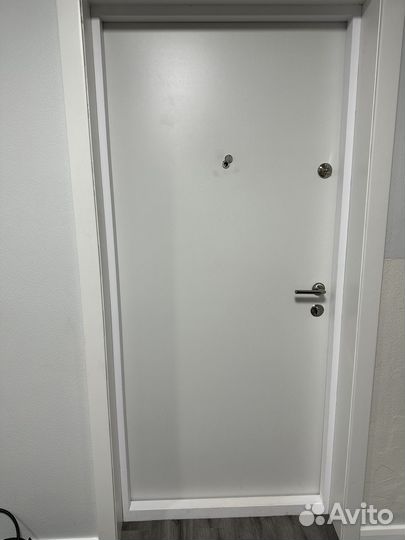 Входная дверь от застройщика