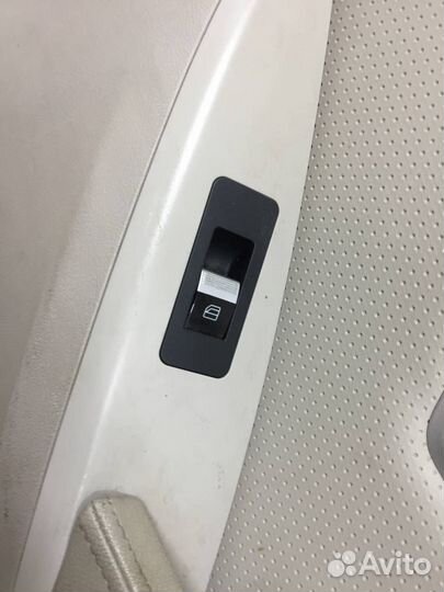 Обшивка двери задней правой Lifan X60 2012